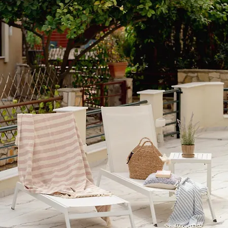 Paradise Overlook - Beachfront